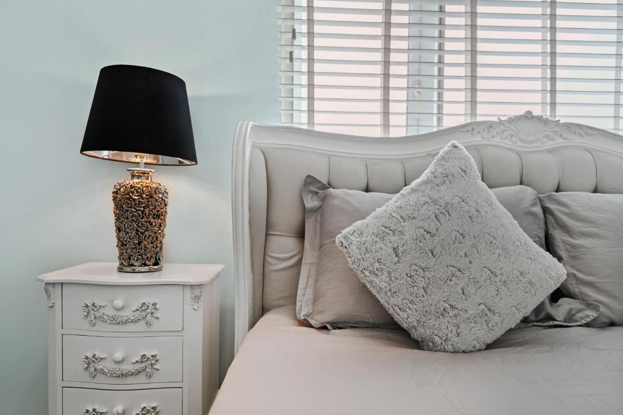 Hampstead Opulence Apartment - Luxurious Split Level Property Лондон Екстер'єр фото