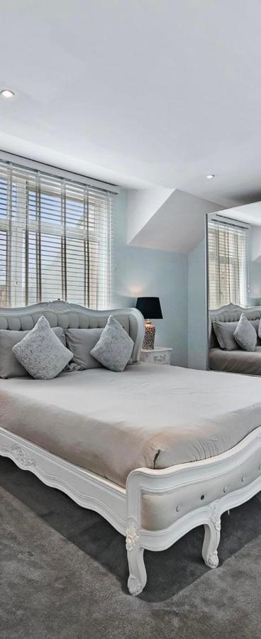 Hampstead Opulence Apartment - Luxurious Split Level Property Лондон Екстер'єр фото